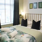 Holiday home Townhouse With Private Parking York