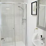 Townhouse With Private Parking Holiday home