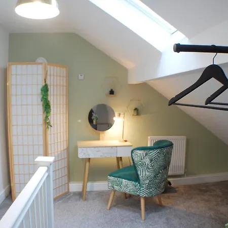 Townhouse With Private Parking York