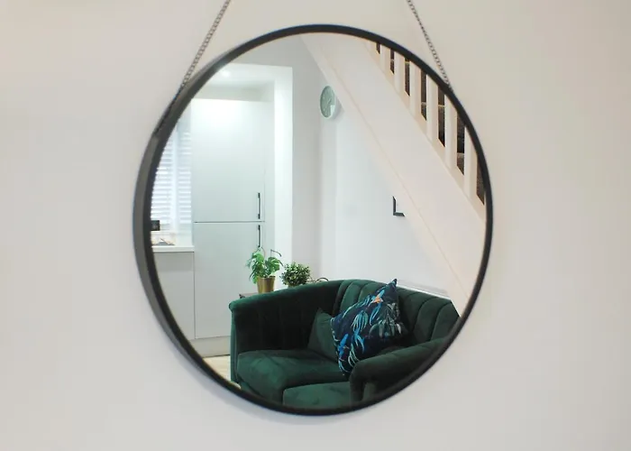 Townhouse With Private Parking Ferienhaus *