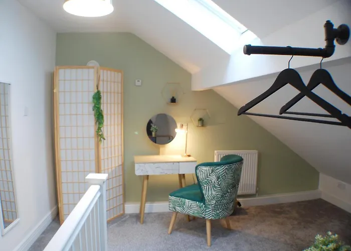 Townhouse With Private Parking York