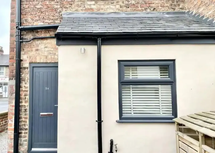 Townhouse With Private Parking Ferienhaus *