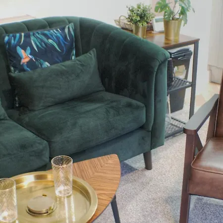 Townhouse With Private Parking 度假居