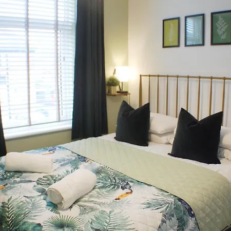 Hébergement de vacances Townhouse With Private Parking York