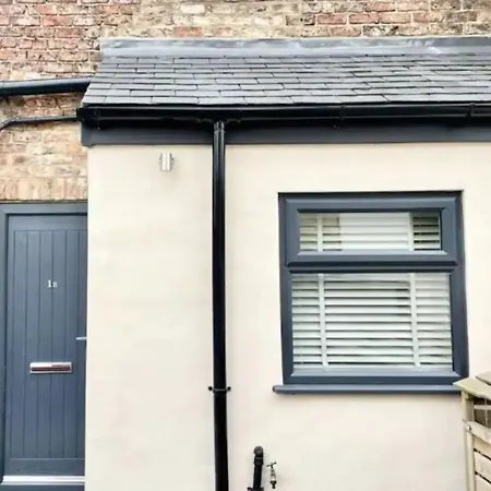 Townhouse With Private Parking 度假居 *